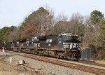 NS 3626 leads train 350 northbound on track 1